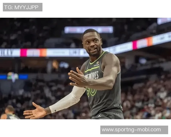 兰德尔赛季新高14助攻助力球队轻松取胜另有17分5板正负值高达28